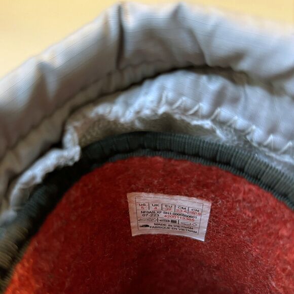 The North Face Alpenglow V Waterproof Gray‎ Black Winter Snow Boots US Size 5 - Picture 10 of 10